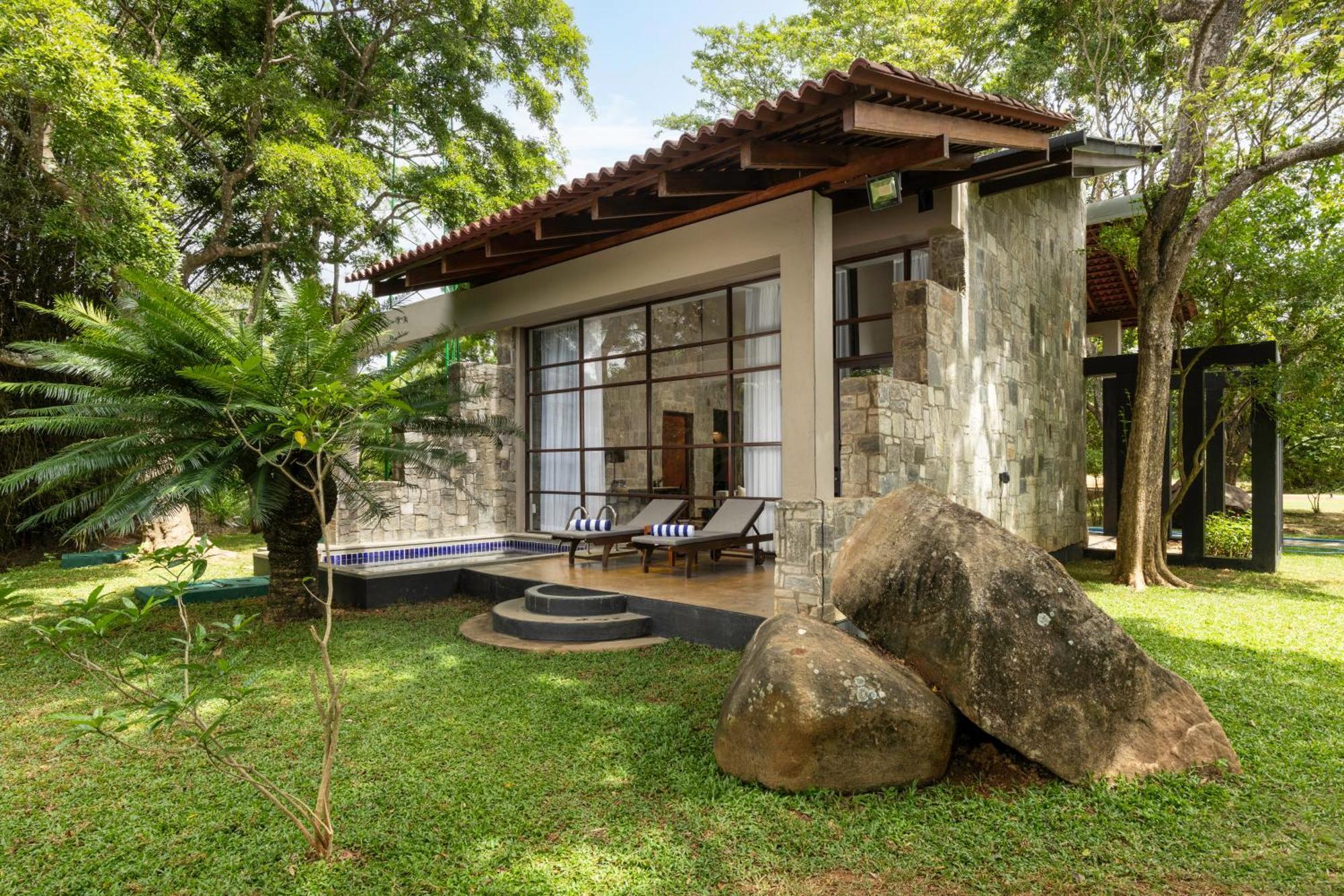 Ayugiri Ayurveda Wellness Resort Sigiriya Exteriör bild