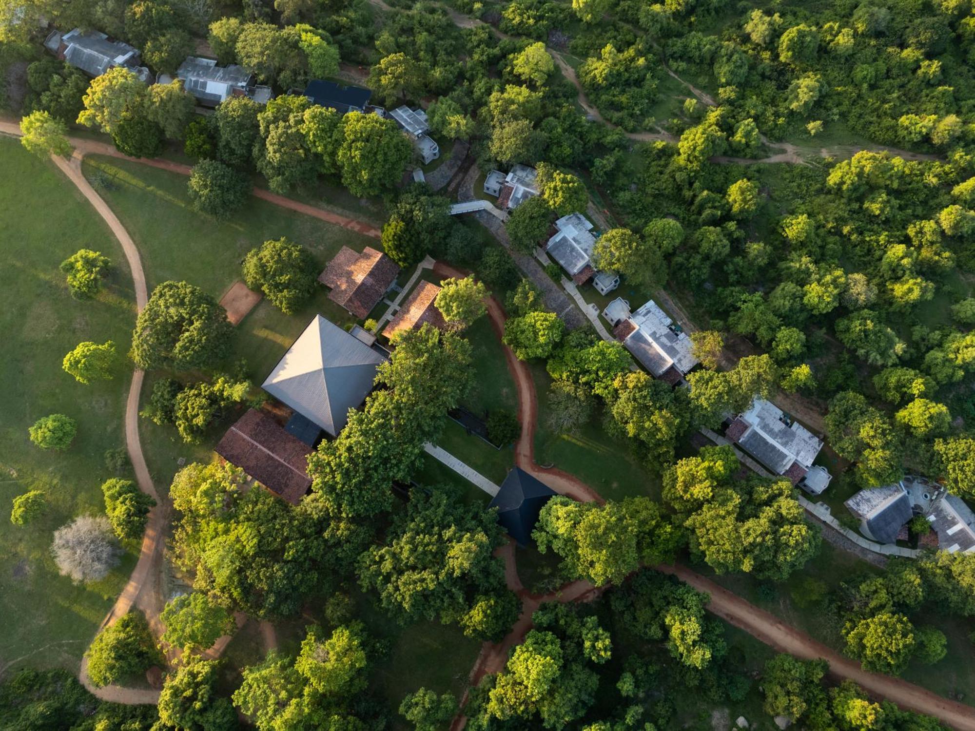 Ayugiri Ayurveda Wellness Resort Sigiriya Exteriör bild