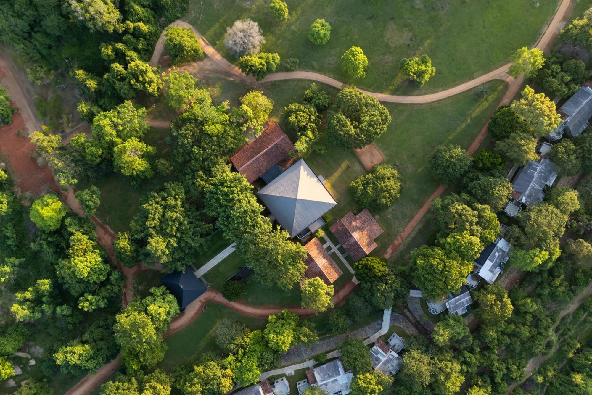 Ayugiri Ayurveda Wellness Resort Sigiriya Exteriör bild
