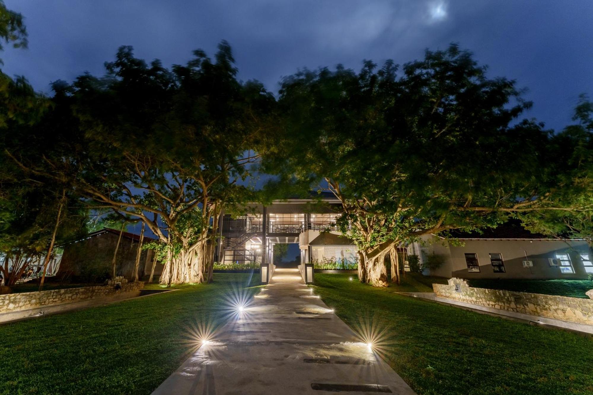 Ayugiri Ayurveda Wellness Resort Sigiriya Exteriör bild