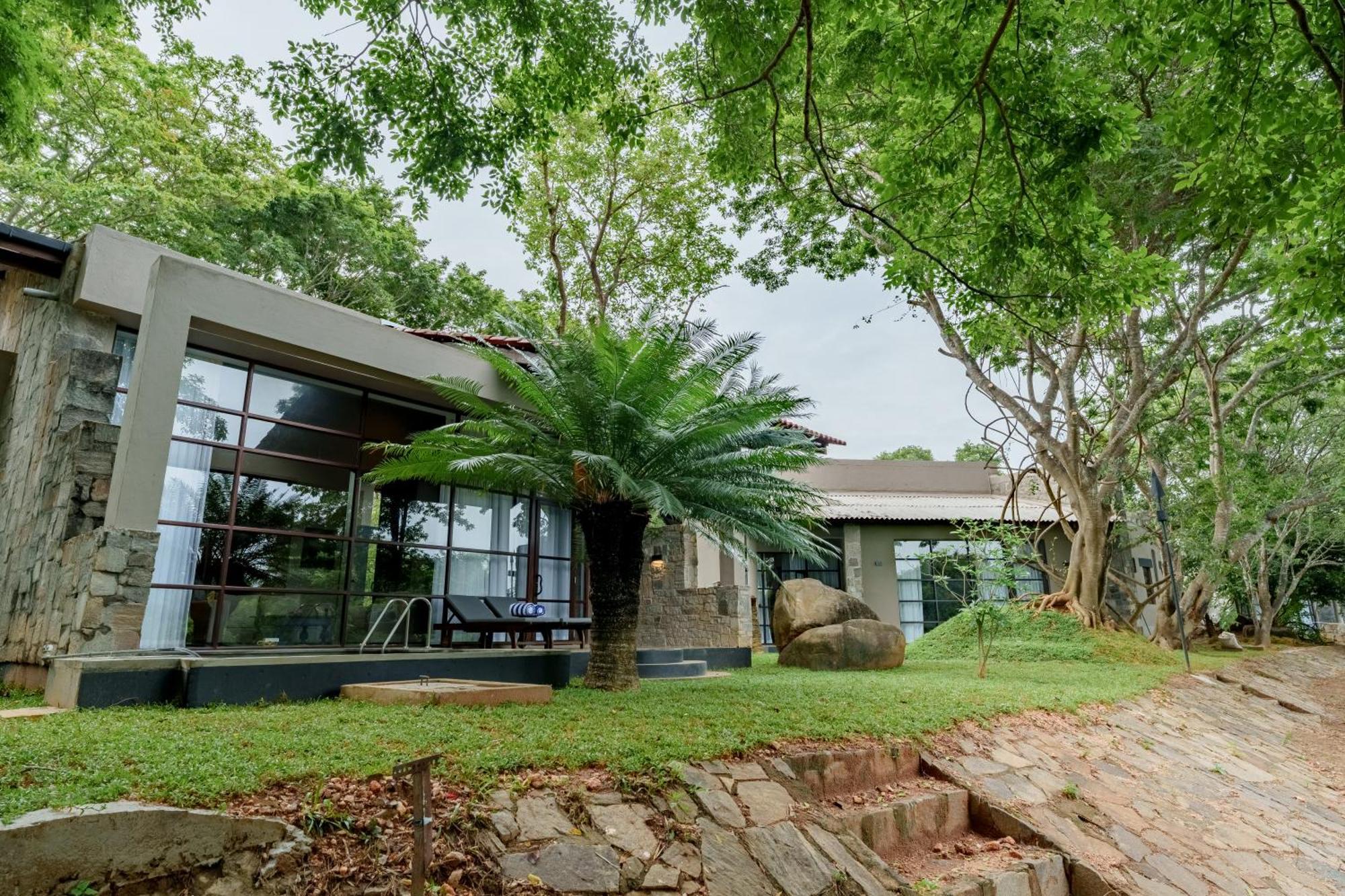 Ayugiri Ayurveda Wellness Resort Sigiriya Exteriör bild