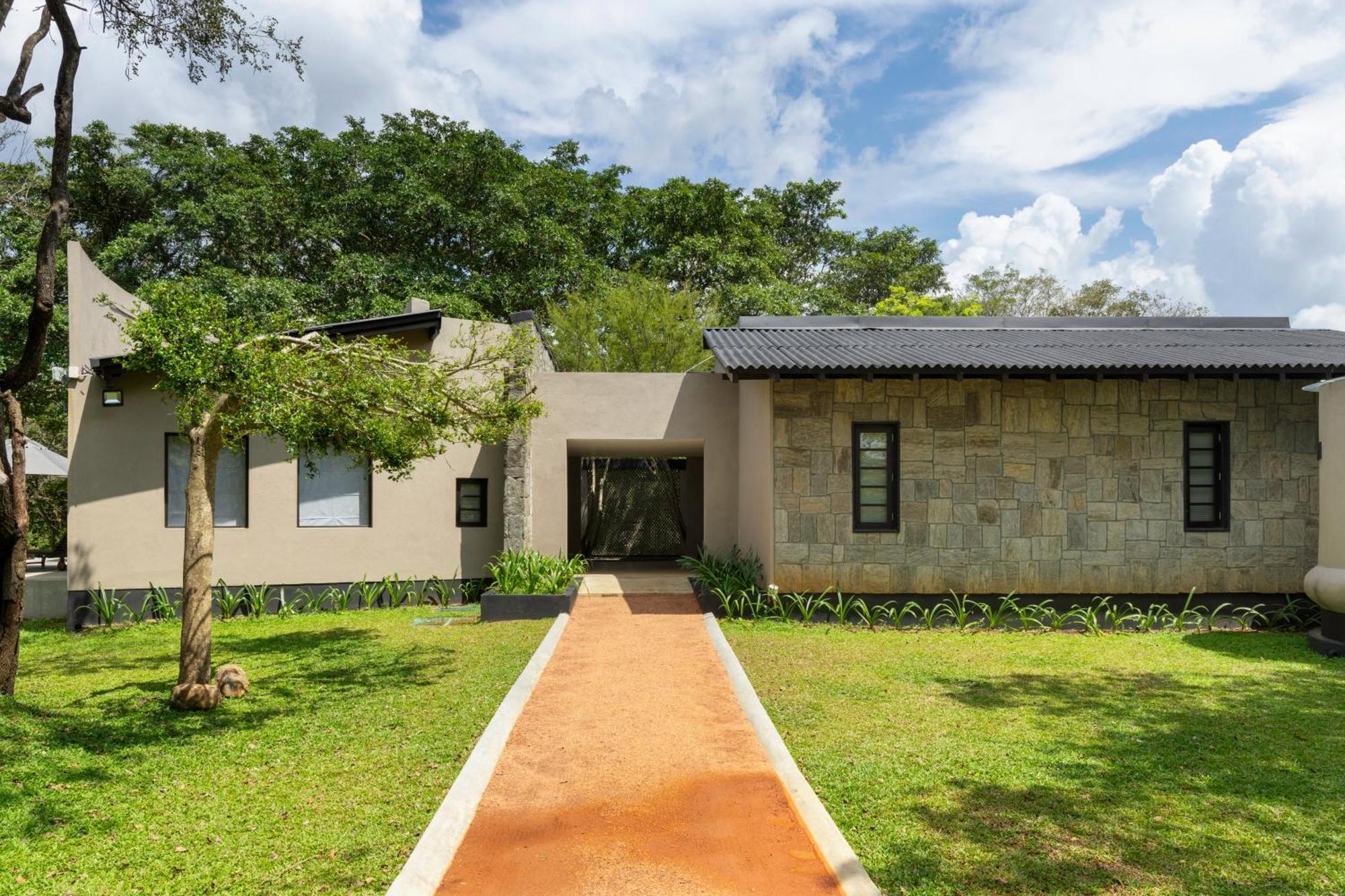 Ayugiri Ayurveda Wellness Resort Sigiriya Exteriör bild