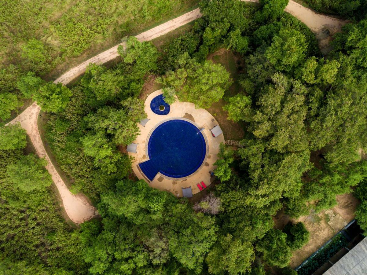 The Elephant Corridor Hotel Sigiriya Exteriör bild